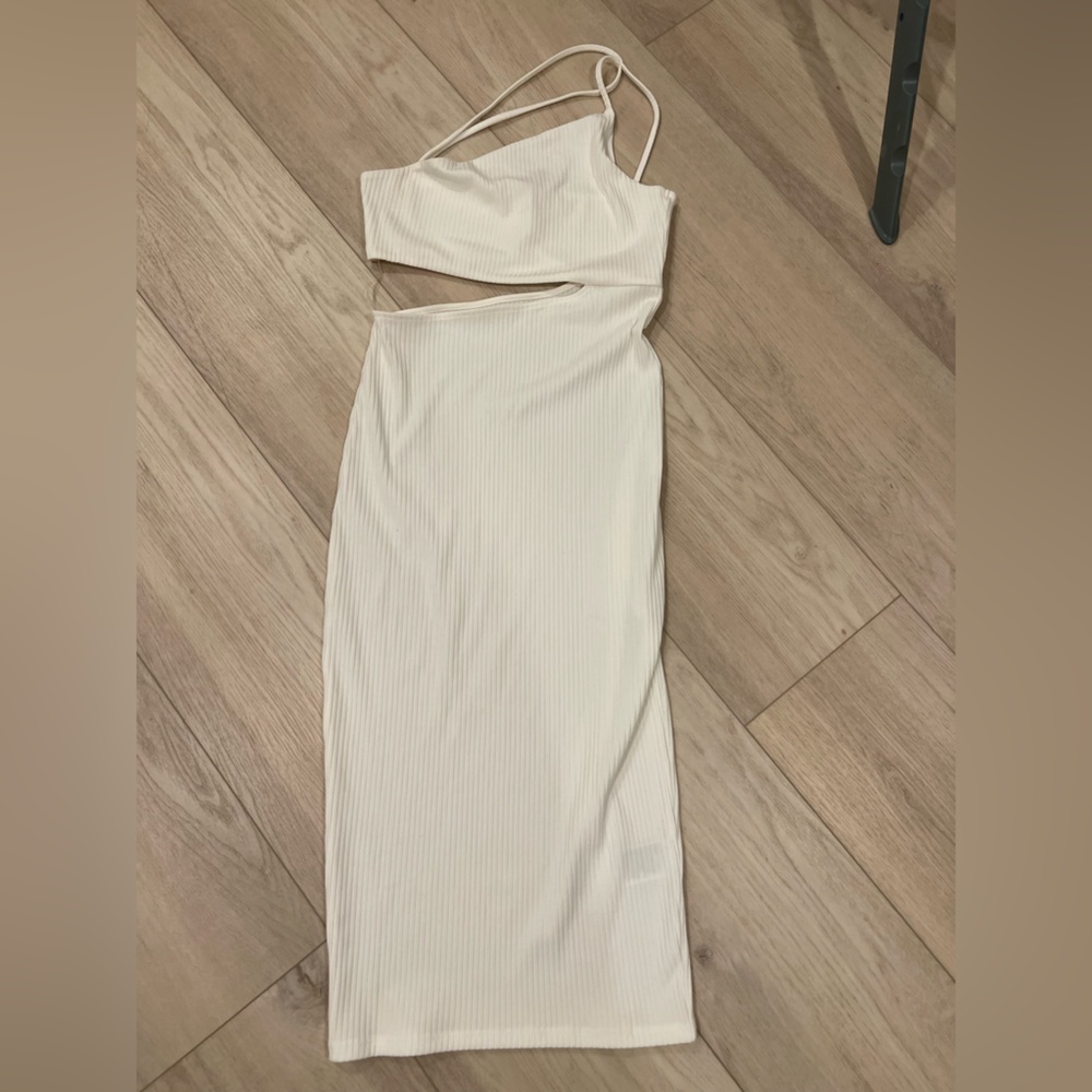 Elegant Cream One-Shoulder Dress